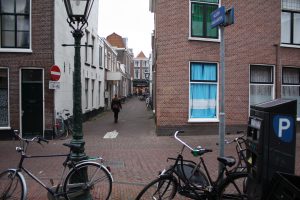 LIJST & KADO "lijstenmakerij, wenskaarten en kado winkel in Leiden"